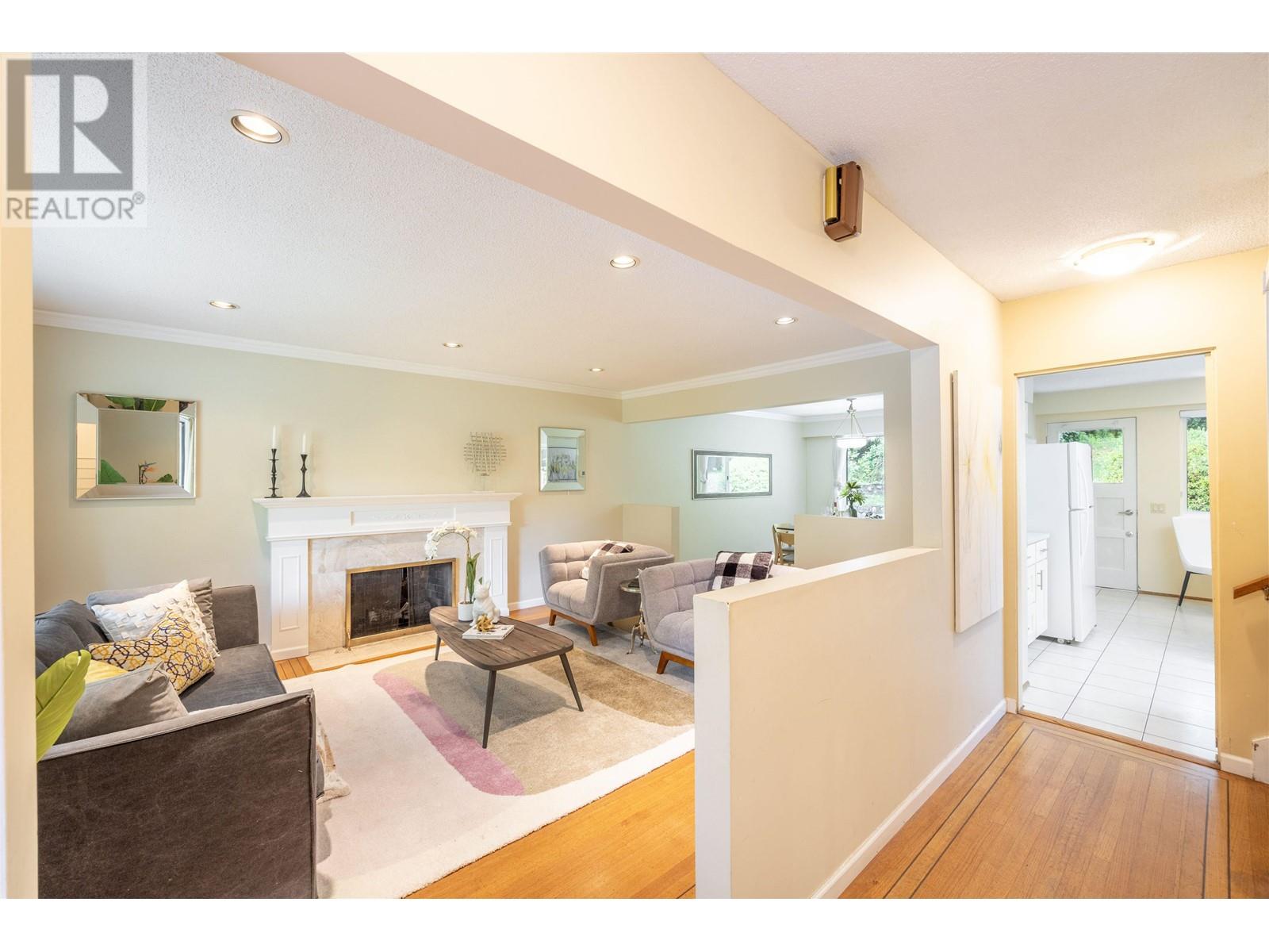 1315 Lawson Avenue, West Vancouver, British Columbia  V7T 2E6 - Photo 12 - R2806768