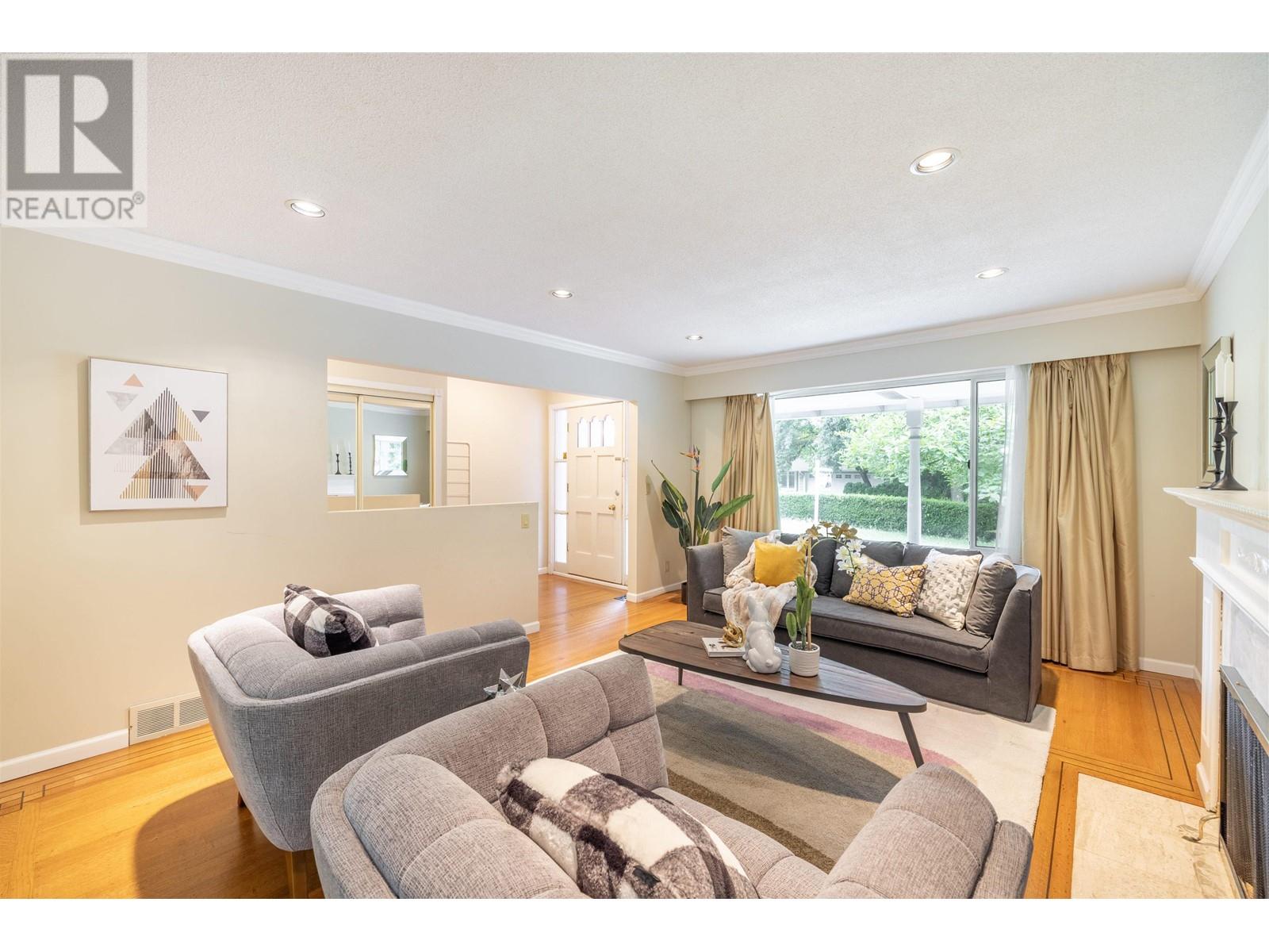 1315 Lawson Avenue, West Vancouver, British Columbia  V7T 2E6 - Photo 3 - R2806768