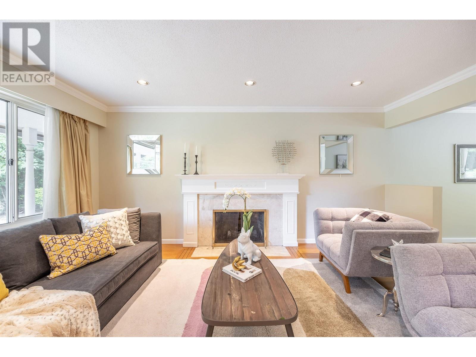 1315 Lawson Avenue, West Vancouver, British Columbia  V7T 2E6 - Photo 2 - R2806768