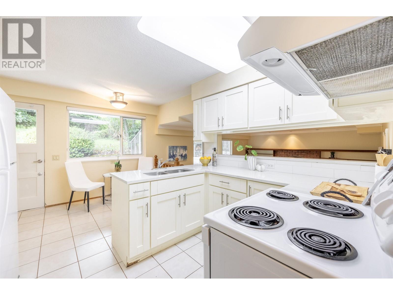 1315 Lawson Avenue, West Vancouver, British Columbia  V7T 2E6 - Photo 11 - R2806768