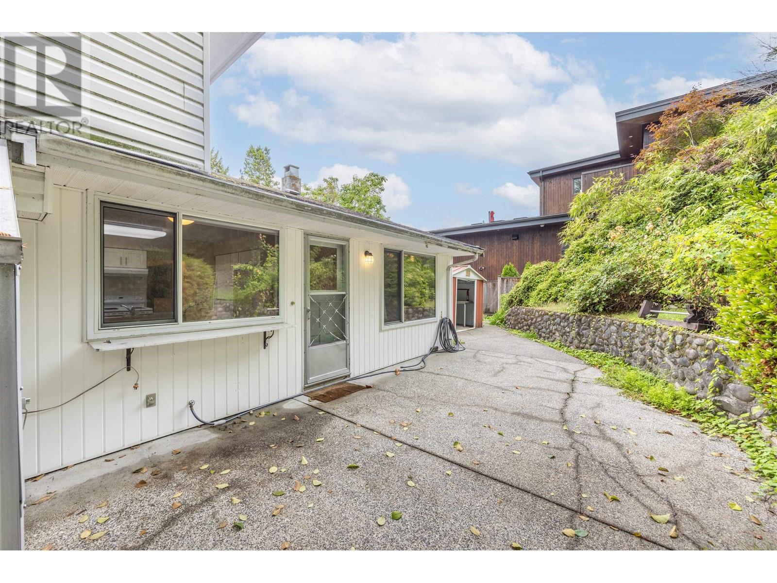 1315 Lawson Avenue, West Vancouver, British Columbia  V7T 2E6 - Photo 39 - R2806768