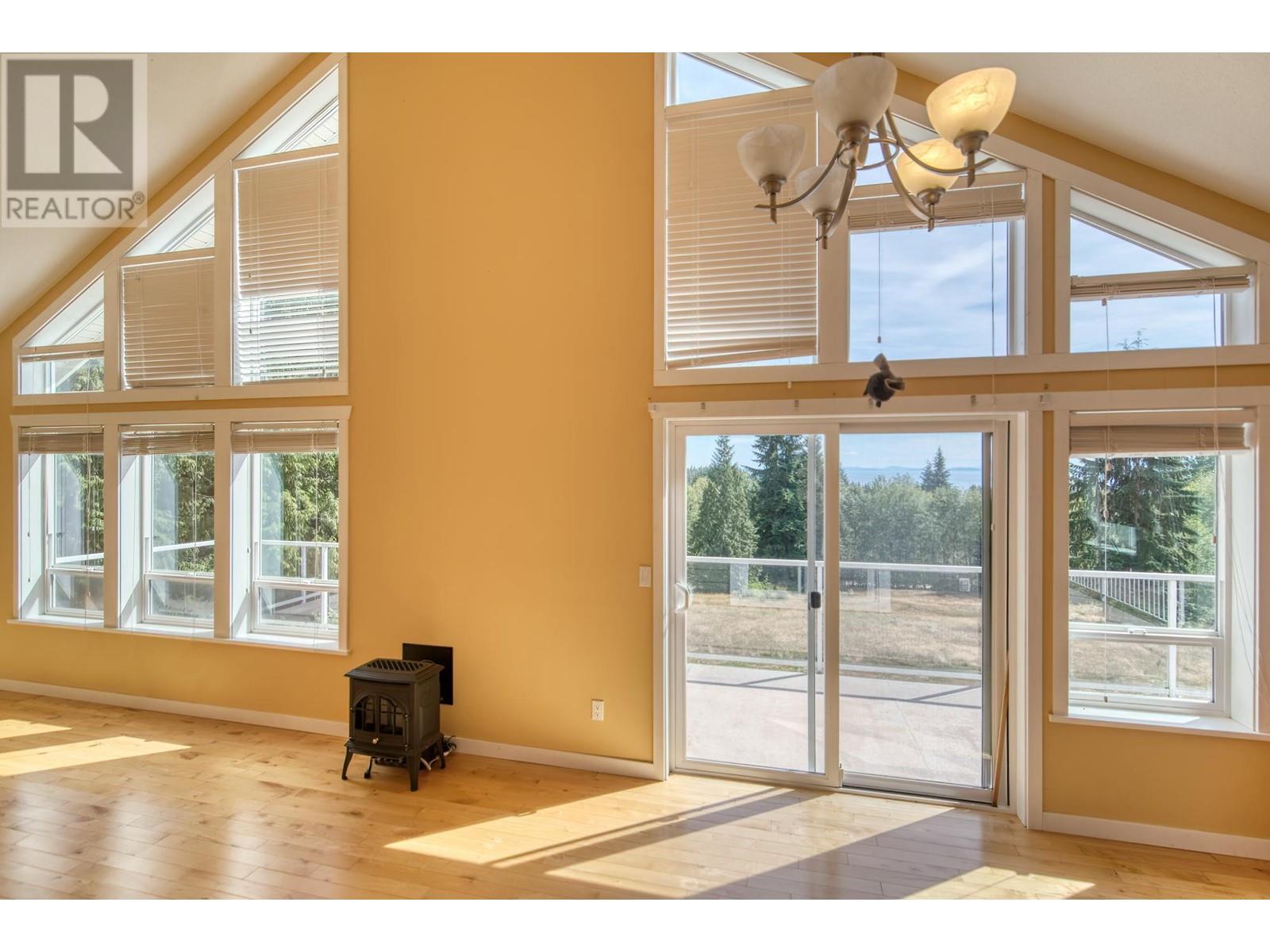 758 Highland Road, Gibsons, British Columbia  V0N 2W5 - Photo 7 - R2806900