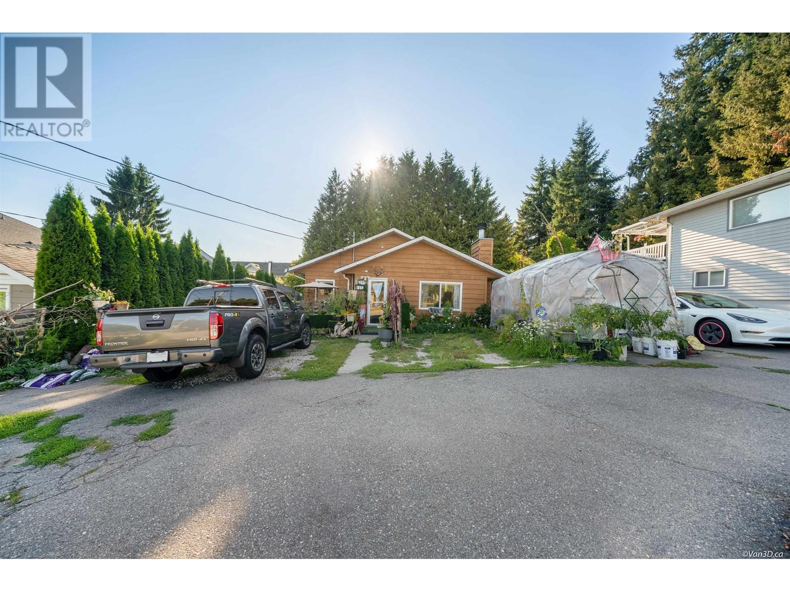346 BLUE MOUNTAIN STREET, coquitlam, British Columbia