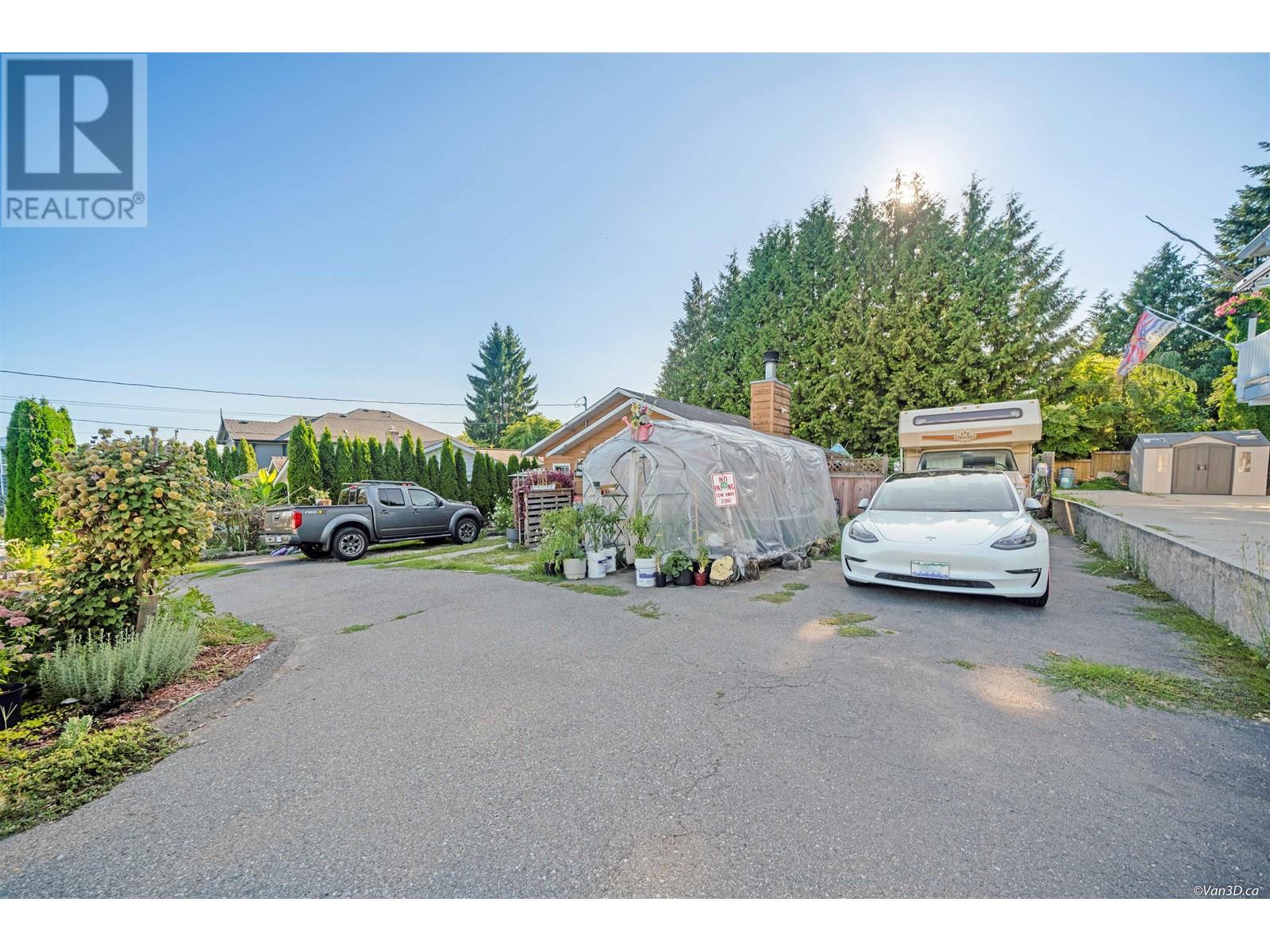 346 Blue Mountain Street, Coquitlam, British Columbia  V3K 4J4 - Photo 2 - R2806758