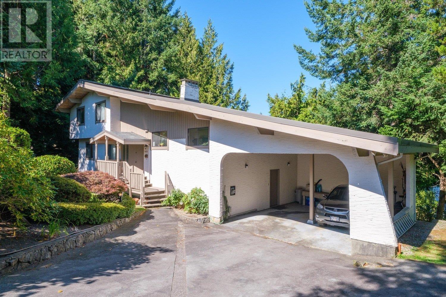 4631 WOODBURN PLACE, west vancouver, British Columbia