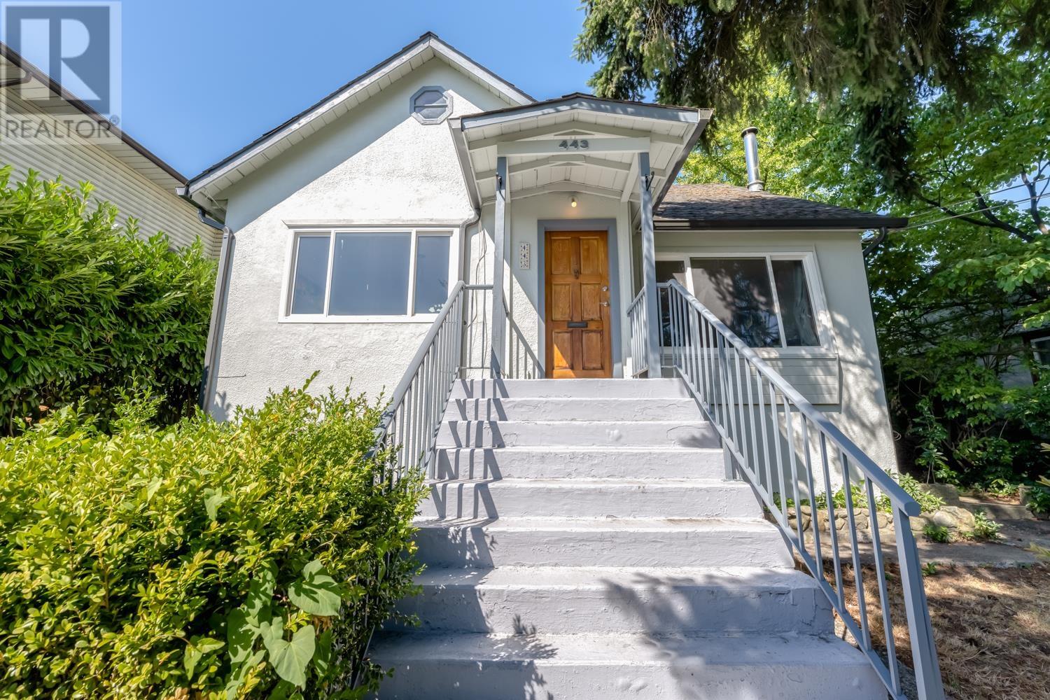 443 Wilson Street, New Westminster, British Columbia  V3L 3R7 - Photo 1 - R2806000