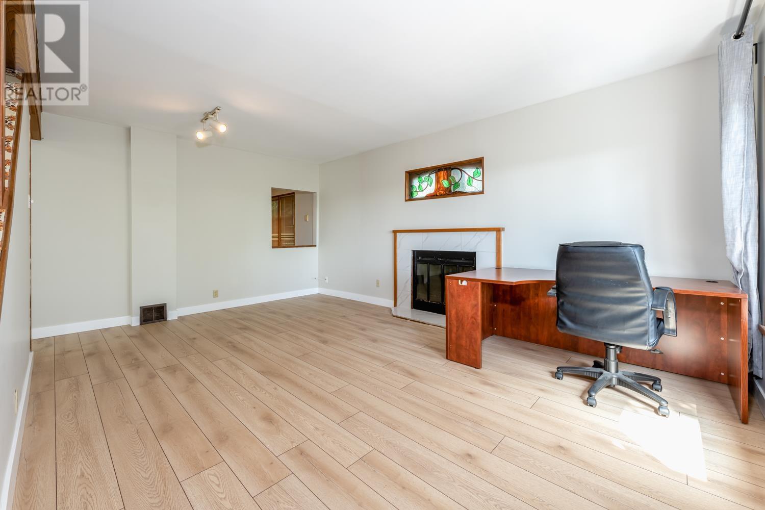 443 Wilson Street, New Westminster, British Columbia  V3L 3R7 - Photo 2 - R2806000
