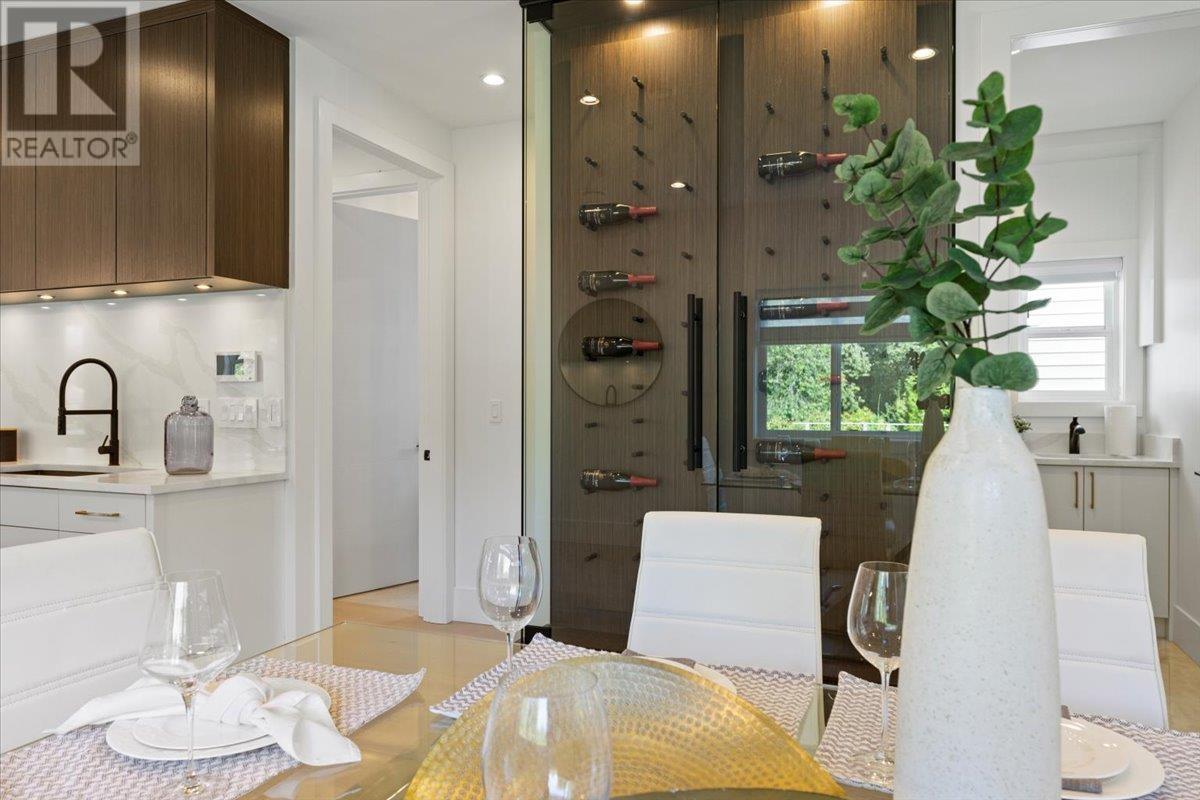 221 Mabel Street, New Westminster, British Columbia  V3M 5A8 - Photo 11 - R2807016