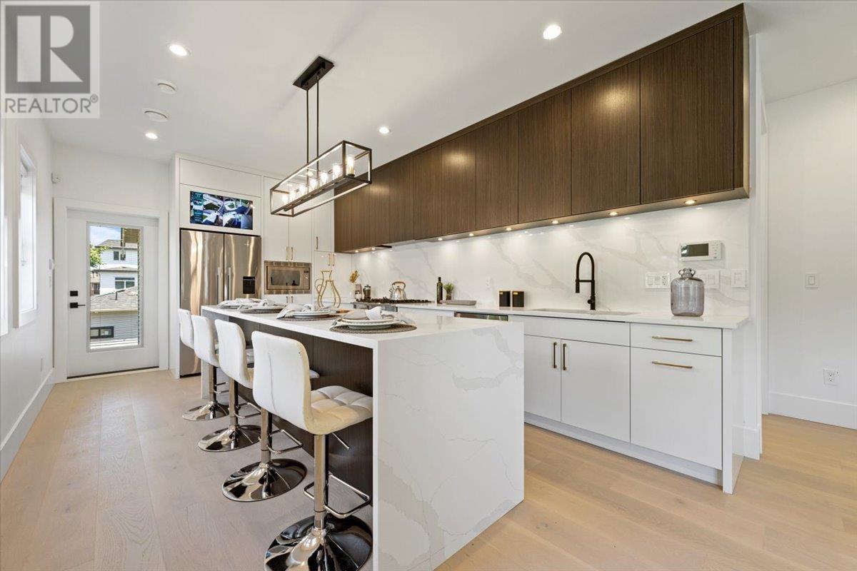 221 Mabel Street, New Westminster, British Columbia  V3M 5A8 - Photo 9 - R2807016