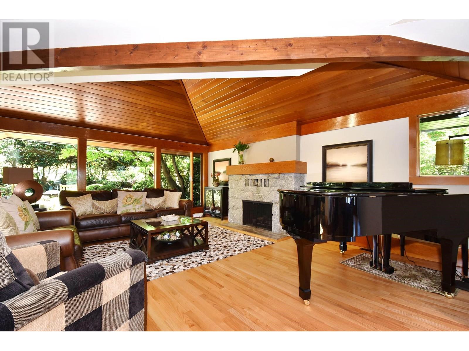 4635 Drummond Drive, Vancouver, British Columbia  V6R 1E8 - Photo 3 - R2807104