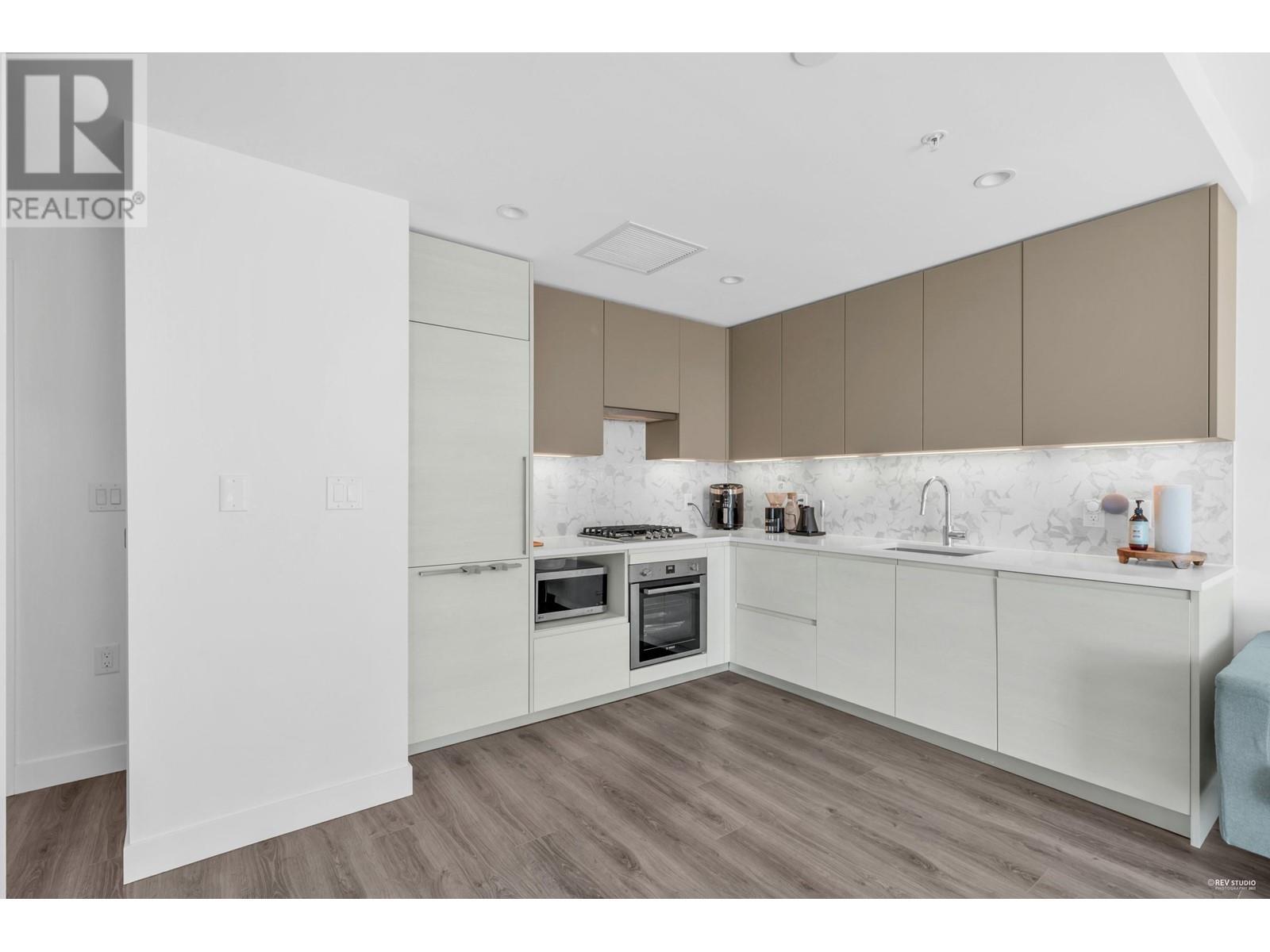 801 8188 Fraser Street, Vancouver, British Columbia  V5X 0J8 - Photo 3 - R2806658