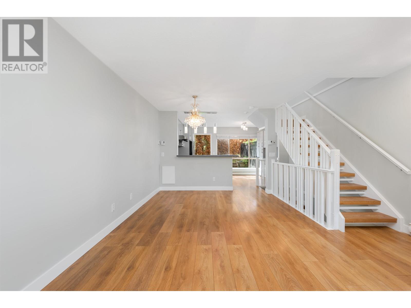 7391 Magnolia Terrace, Burnaby, British Columbia  V5E 4M3 - Photo 3 - R2807133