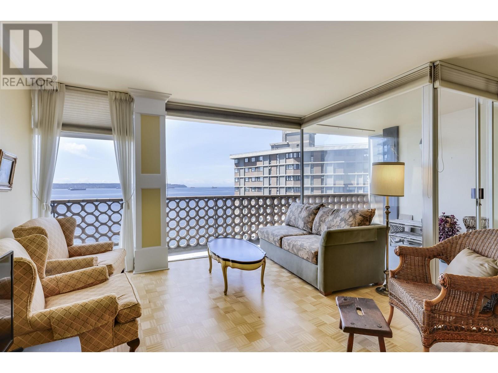 804 2135 Argyle Avenue, West Vancouver, British Columbia  V7V 1A5 - Photo 2 - R2807137