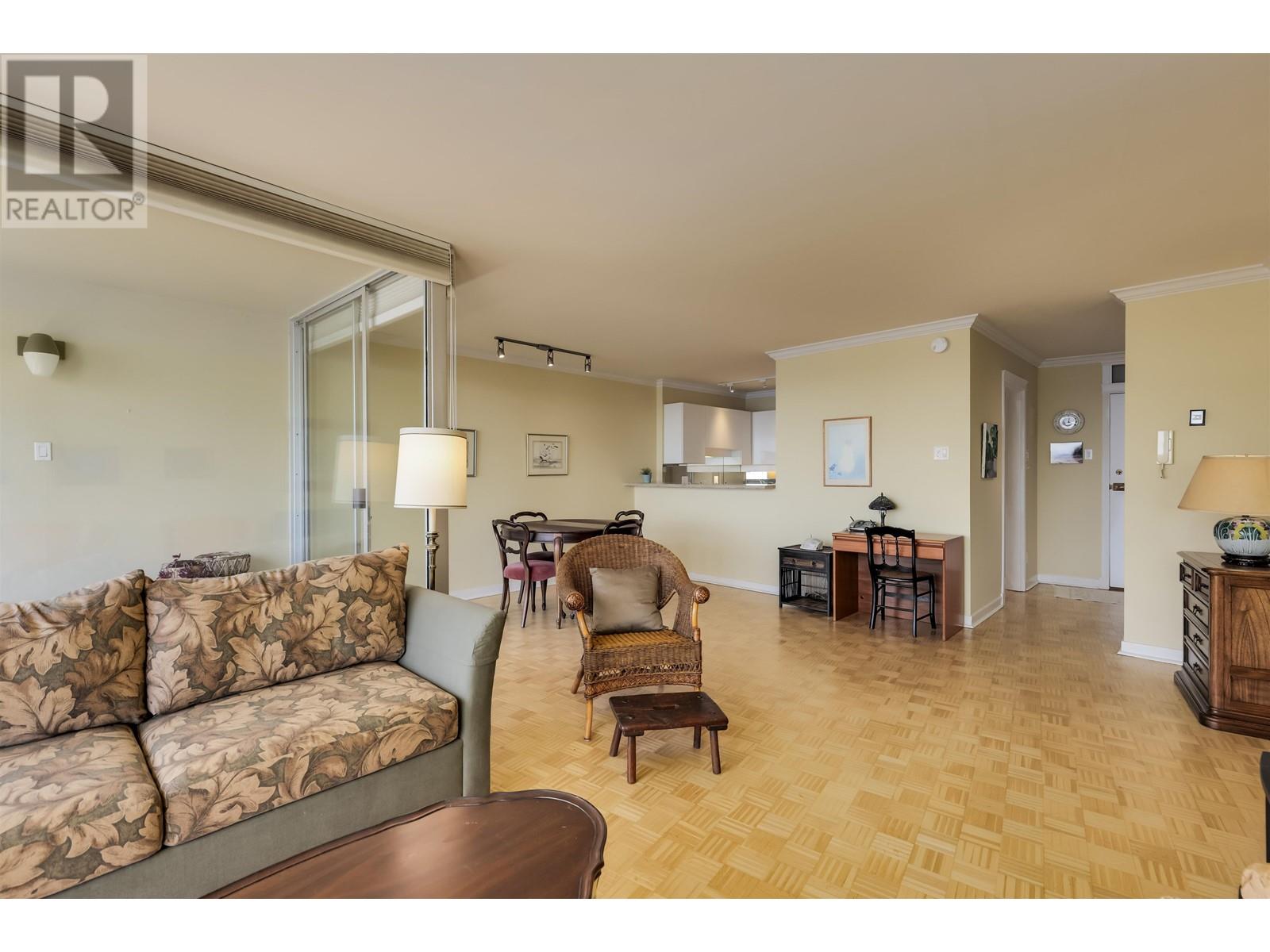 804 2135 Argyle Avenue, West Vancouver, British Columbia  V7V 1A5 - Photo 3 - R2807137