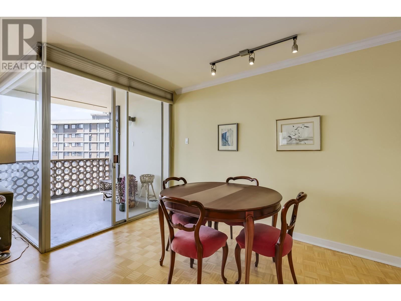 804 2135 Argyle Avenue, West Vancouver, British Columbia  V7V 1A5 - Photo 4 - R2807137