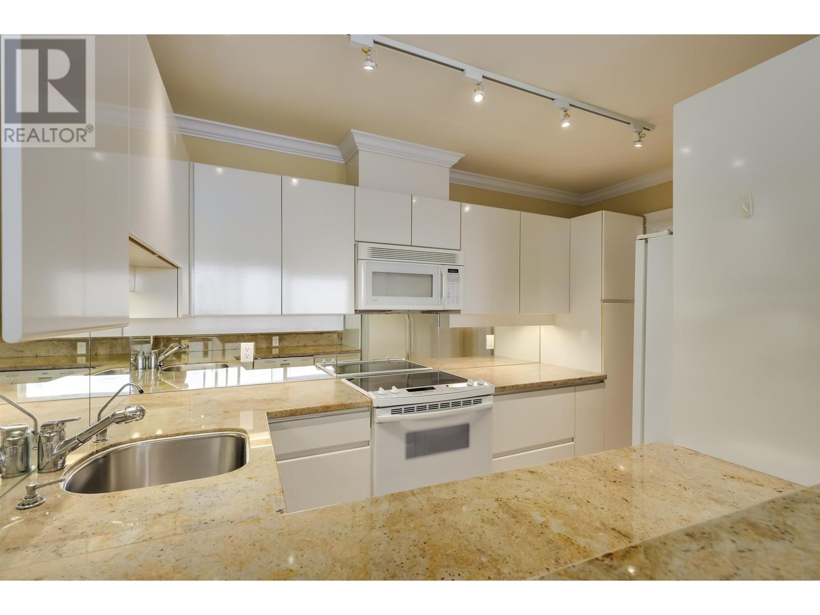 804 2135 Argyle Avenue, West Vancouver, British Columbia  V7V 1A5 - Photo 6 - R2807137