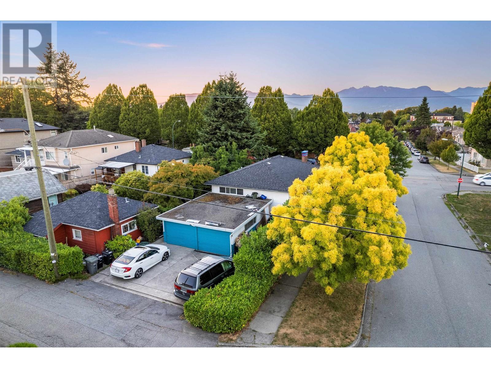 1294 E 33RD AVENUE, Vancouver