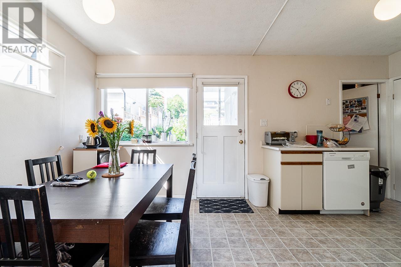 226-228 W 5th Street, North Vancouver, British Columbia  V7M 1K1 - Photo 10 - R2807179