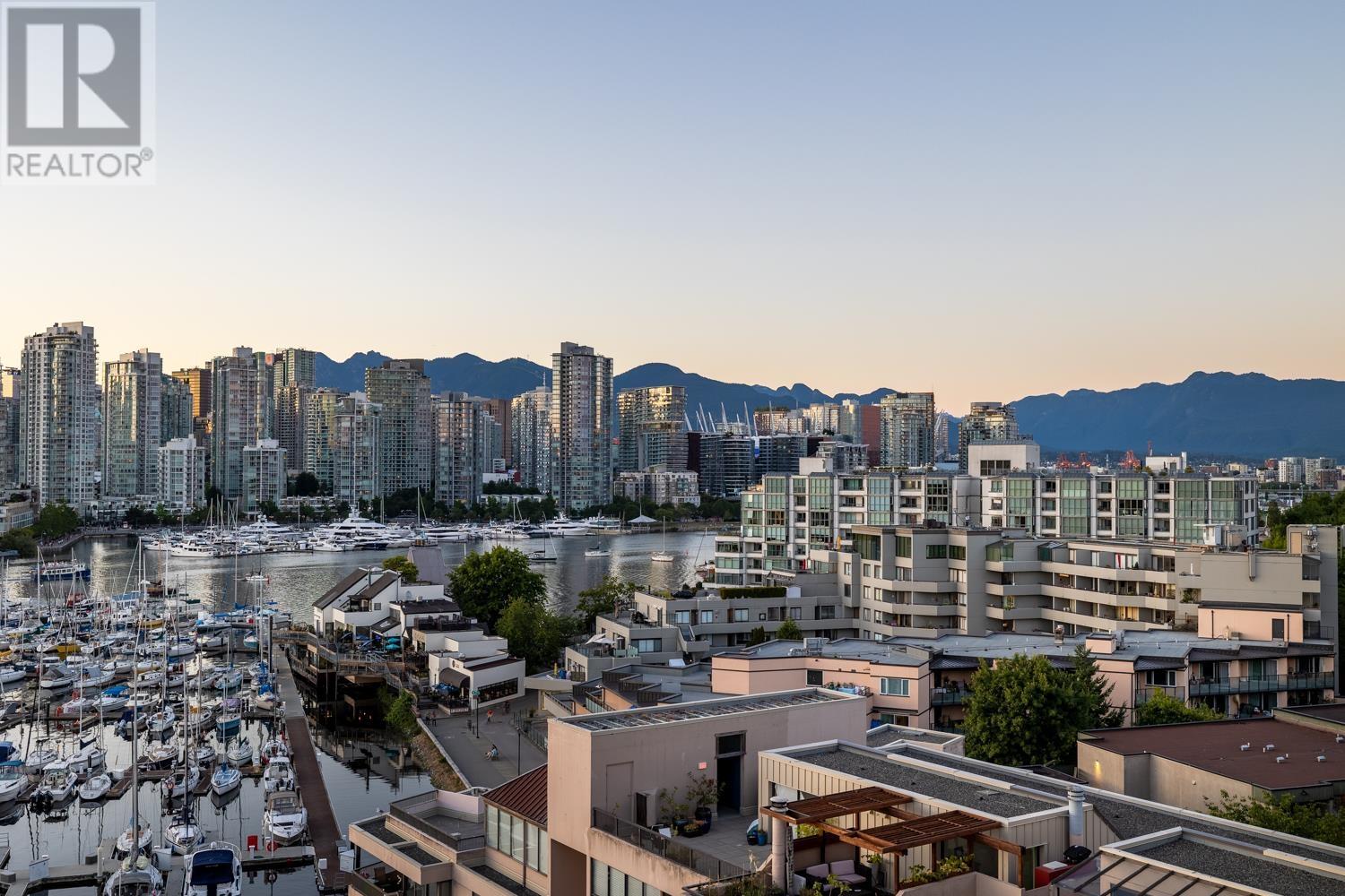 721 666 Leg In Boot Square, Vancouver, British Columbia  V5Z 4B3 - Photo 20 - R2807237