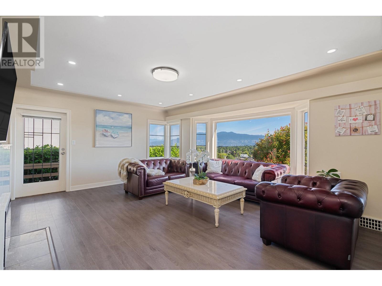4625 Puget Drive, Vancouver, British Columbia  V6L 2V9 - Photo 3 - R2807244