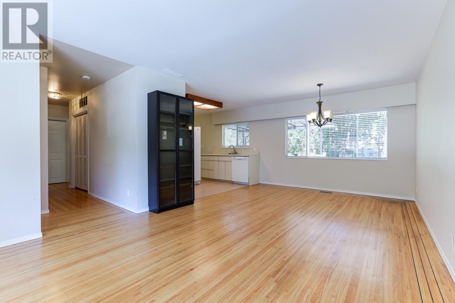 5857 16 Avenue, Delta, British Columbia  V4L 1G8 - Photo 6 - R2807376