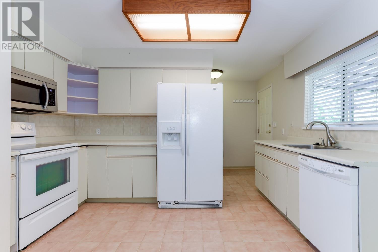 5857 16 Avenue, Delta, British Columbia  V4L 1G8 - Photo 11 - R2807376