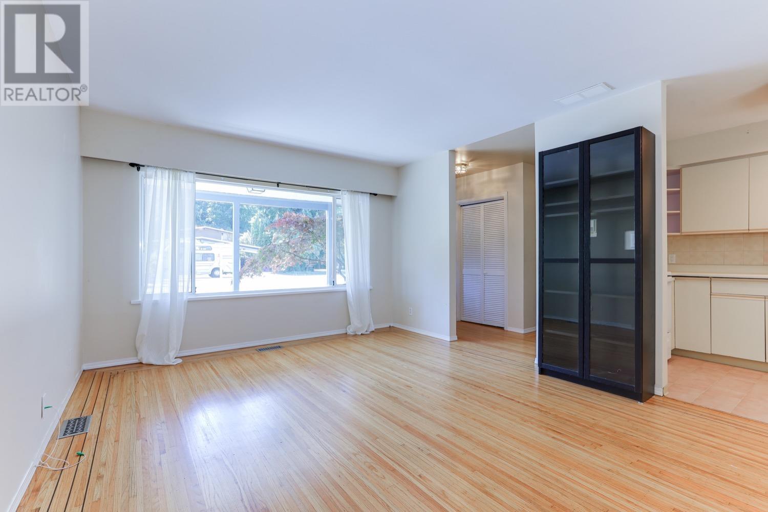 5857 16 Avenue, Delta, British Columbia  V4L 1G8 - Photo 5 - R2807376