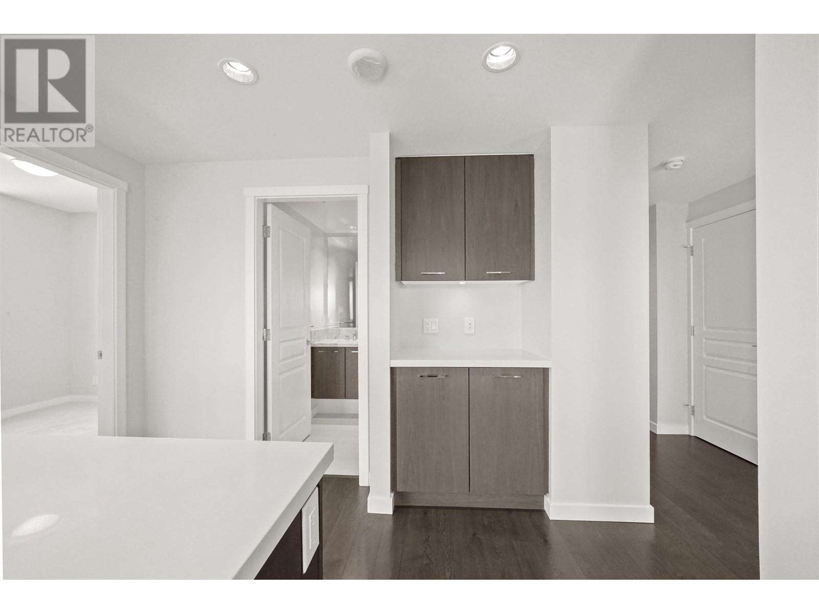 2008 3093 Windsor Gate, Coquitlam, British Columbia  V3B 0N2 - Photo 13 - R2807587