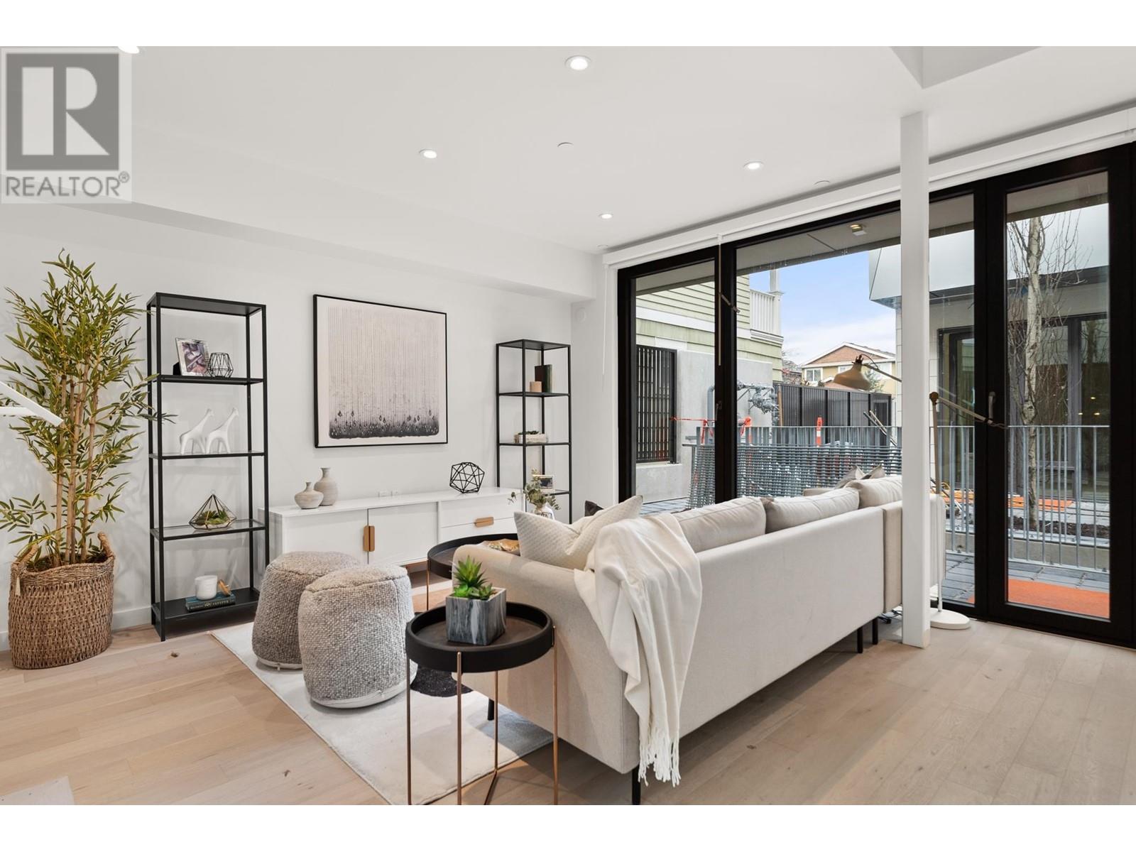 8 8 W 17TH AVENUE, vancouver, British Columbia
