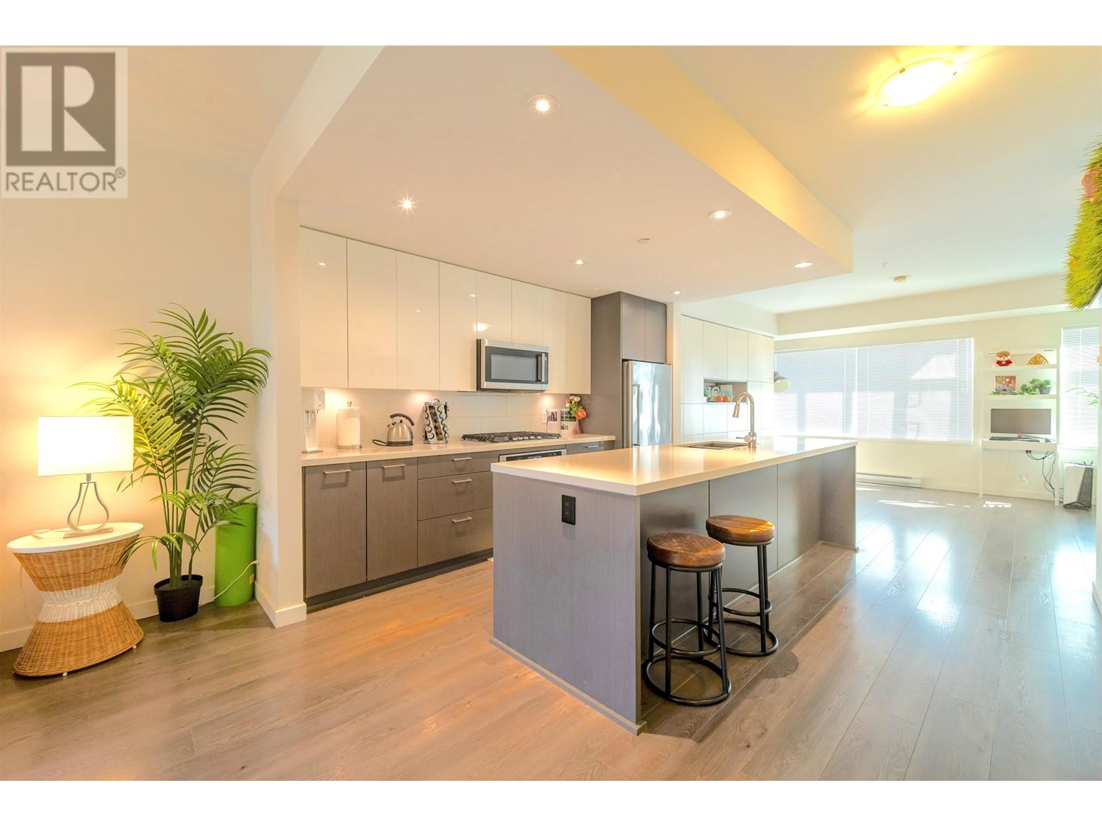 Th16 271 Francis Way, New Westminster, British Columbia  V3L 5E8 - Photo 6 - R2807651