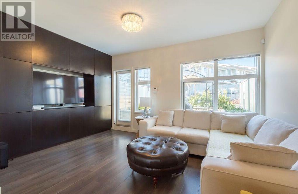 Th16 271 Francis Way, New Westminster, British Columbia  V3L 5E8 - Photo 8 - R2807651