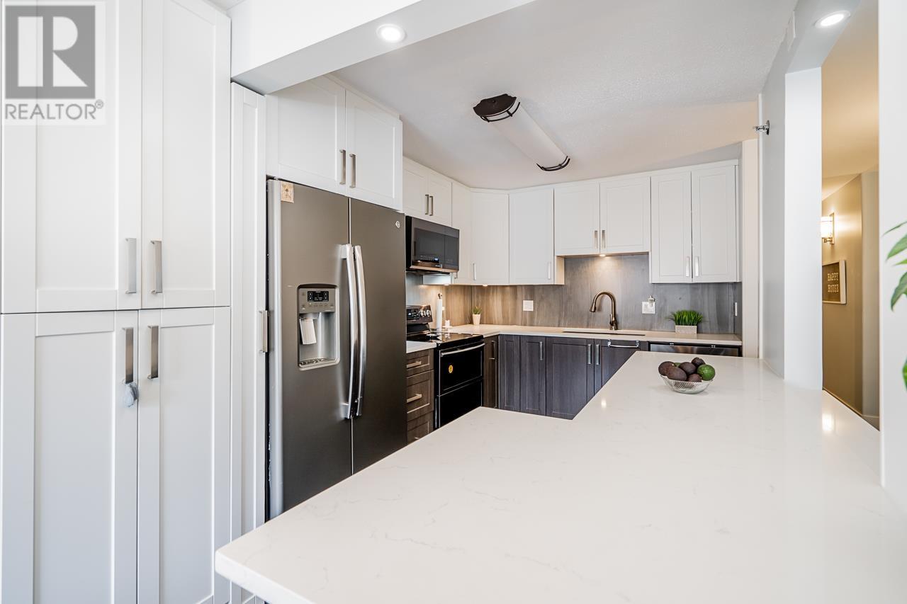 203 19128 Ford Road, Pitt Meadows, British Columbia  V3Y 2P1 - Photo 4 - R2807612