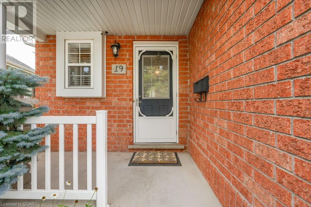 19 Silversmith Court, Guelph, Ontario  N1G 5C1 - Photo 4 - 40468003