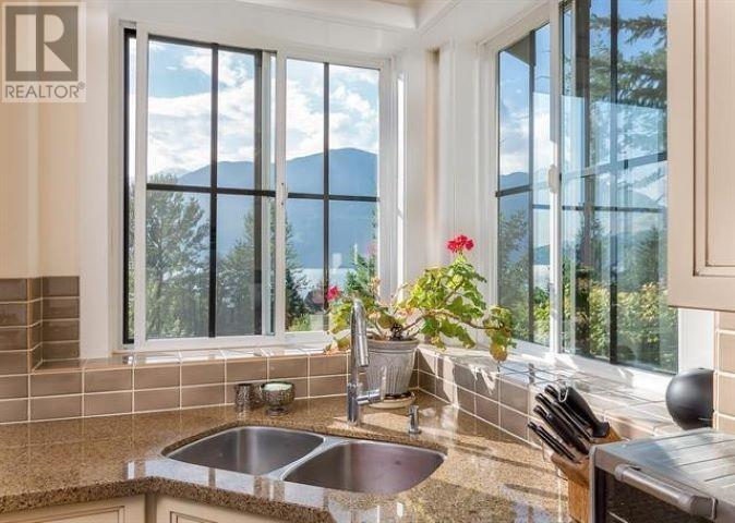 200 Ocean Crest Drive, West Vancouver, British Columbia  V8B 1A3 - Photo 6 - R2804093