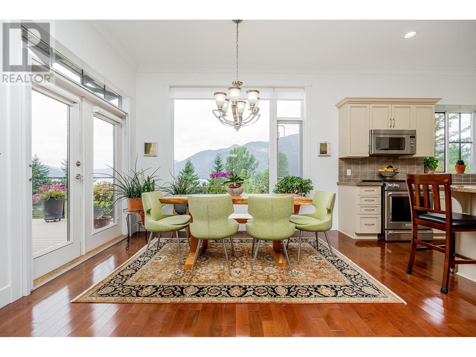 200 Ocean Crest Drive, West Vancouver, British Columbia  V8B 1A3 - Photo 5 - R2804093