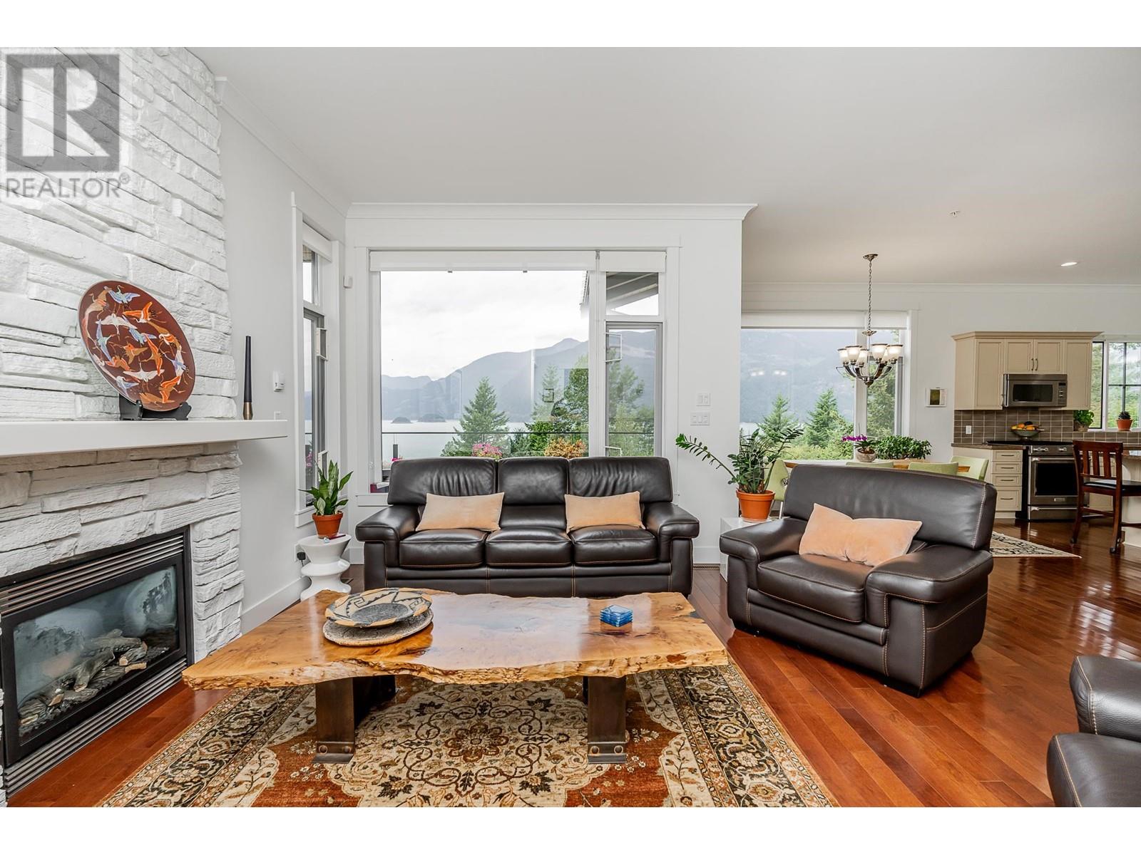 200 Ocean Crest Drive, West Vancouver, British Columbia  V8B 1A3 - Photo 3 - R2804093
