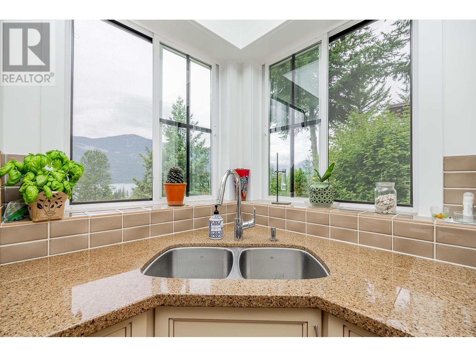 200 Ocean Crest Drive, West Vancouver, British Columbia  V8B 1A3 - Photo 7 - R2804093