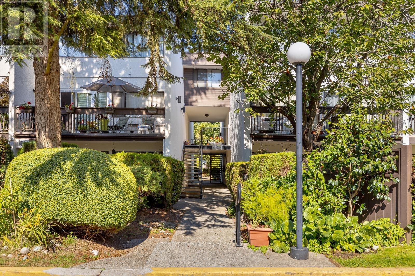 4 7307 Montecito Drive, Burnaby, British Columbia  V5A 1R2 - Photo 4 - R2807544