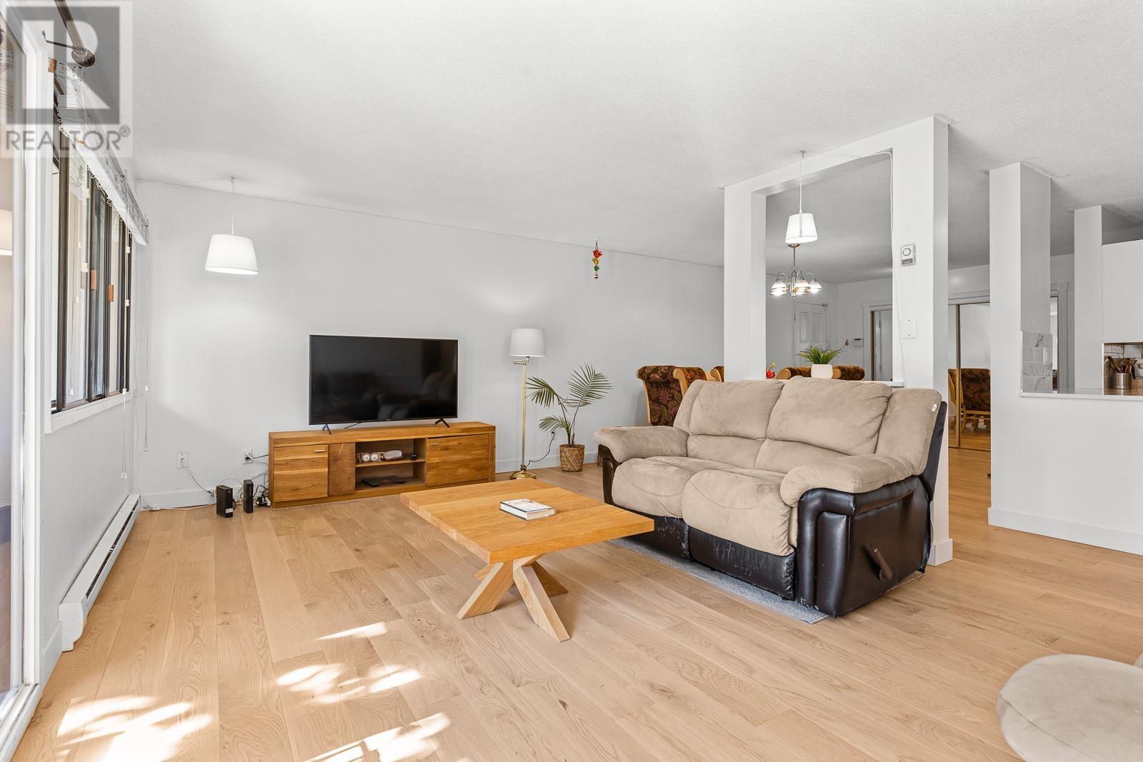 4 7307 Montecito Drive, Burnaby, British Columbia  V5A 1R2 - Photo 13 - R2807544