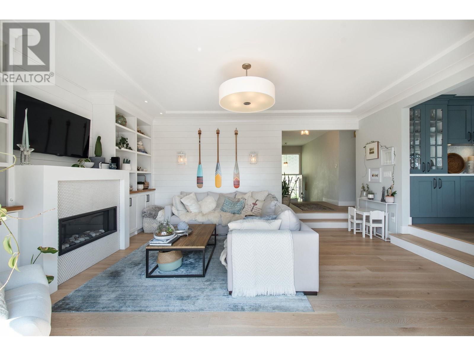 953 Shavington Street, North Vancouver, British Columbia  V7L 1K6 - Photo 4 - R2804332