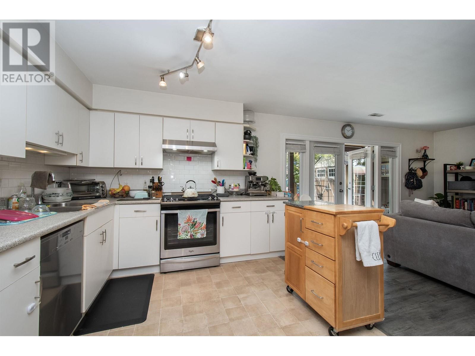 953 Shavington Street, North Vancouver, British Columbia  V7L 1K6 - Photo 32 - R2804332