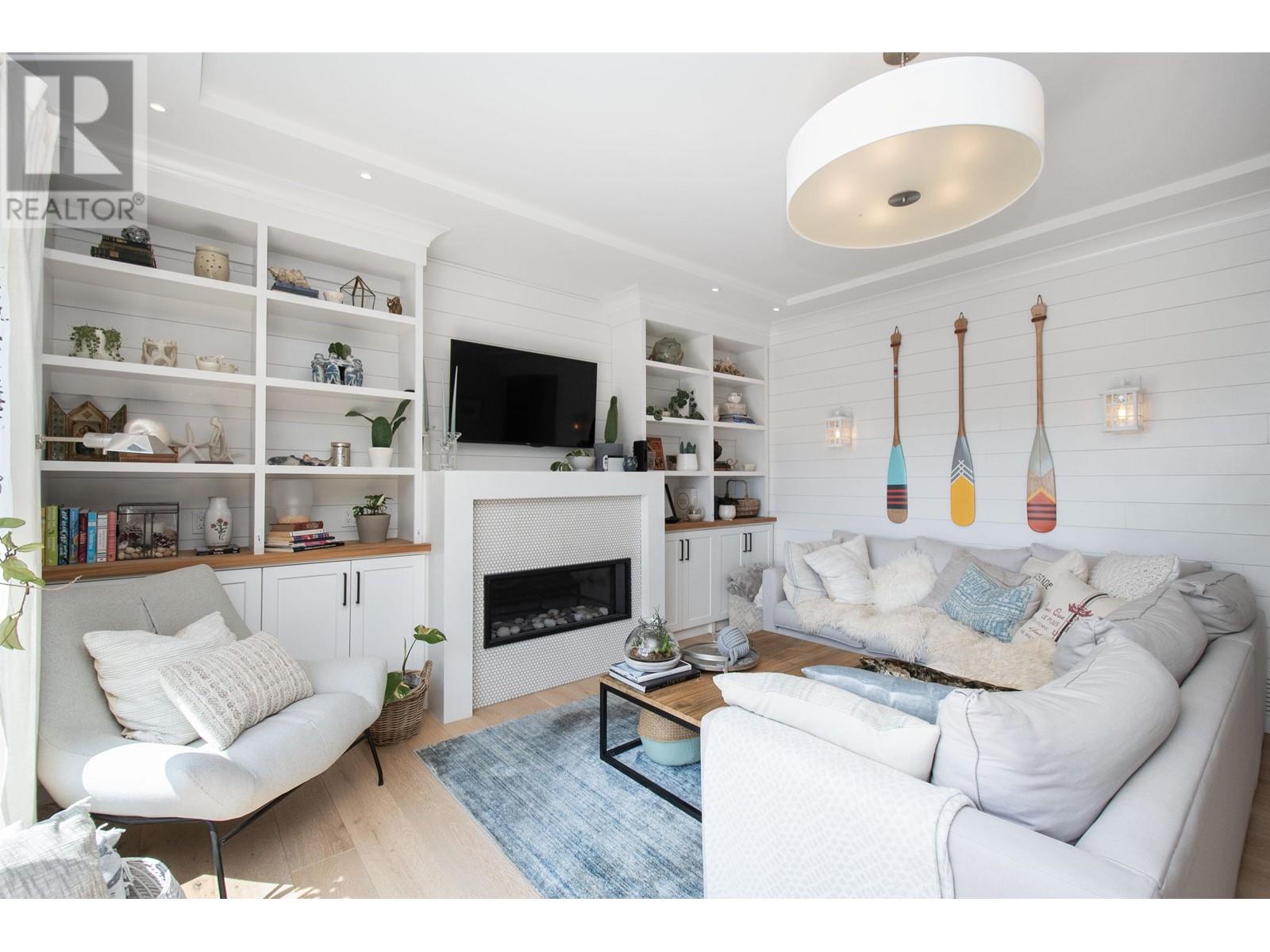 953 Shavington Street, North Vancouver, British Columbia  V7L 1K6 - Photo 5 - R2804332