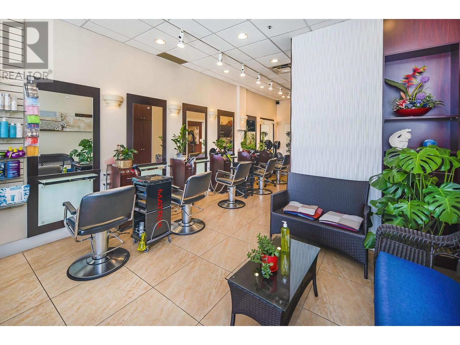 106 W Esplanade, North Vancouver, British Columbia  V7M 1A2 - Photo 4 - C8053541