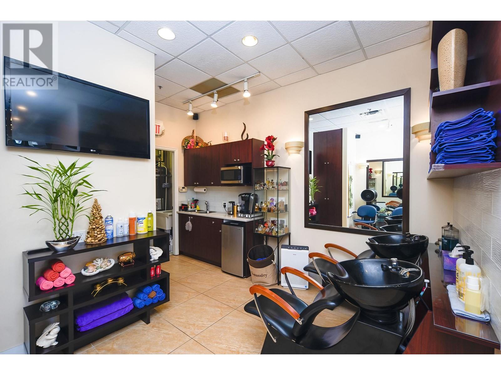 106 W Esplanade, North Vancouver, British Columbia  V7M 1A2 - Photo 15 - C8053541