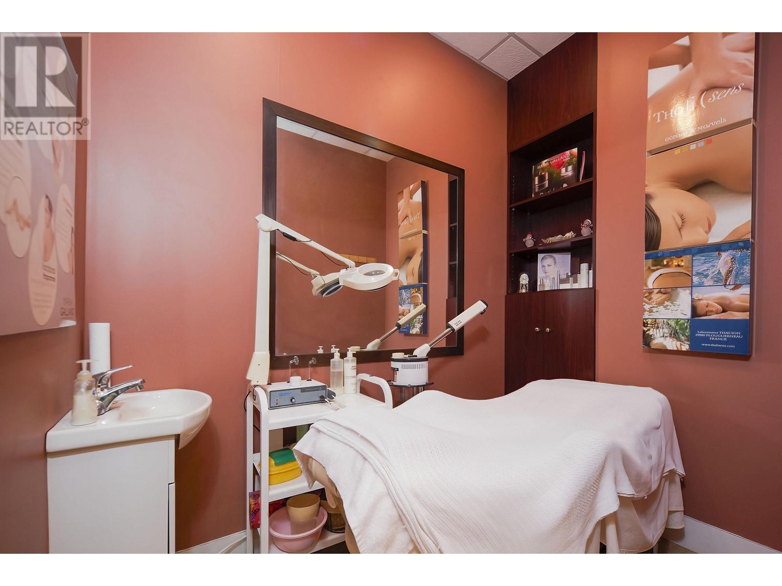 106 W Esplanade, North Vancouver, British Columbia  V7M 1A2 - Photo 19 - C8053541