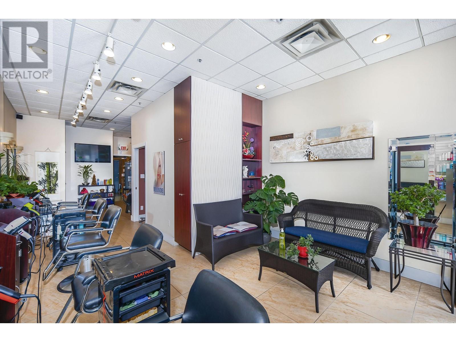 106 W Esplanade, North Vancouver, British Columbia  V7M 1A2 - Photo 6 - C8053541