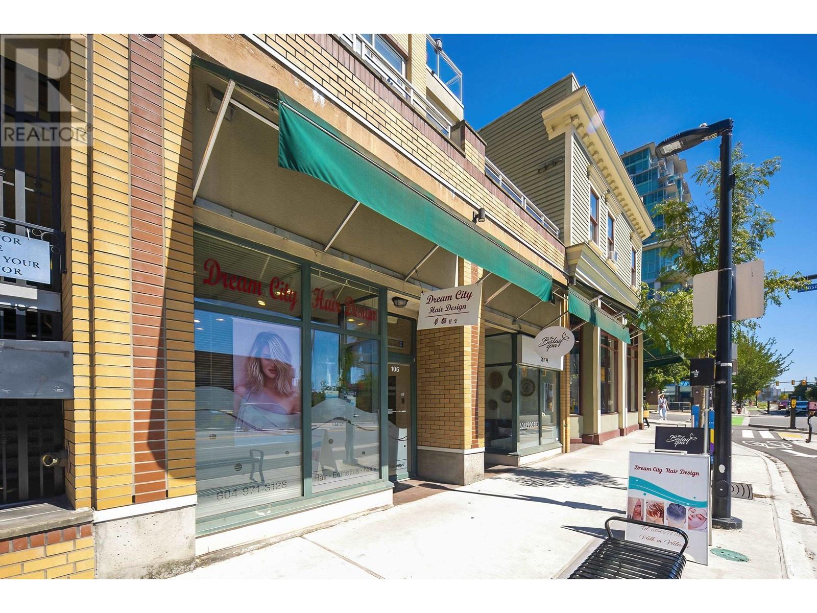 106 W Esplanade, North Vancouver, British Columbia  V7M 1A2 - Photo 2 - C8053541