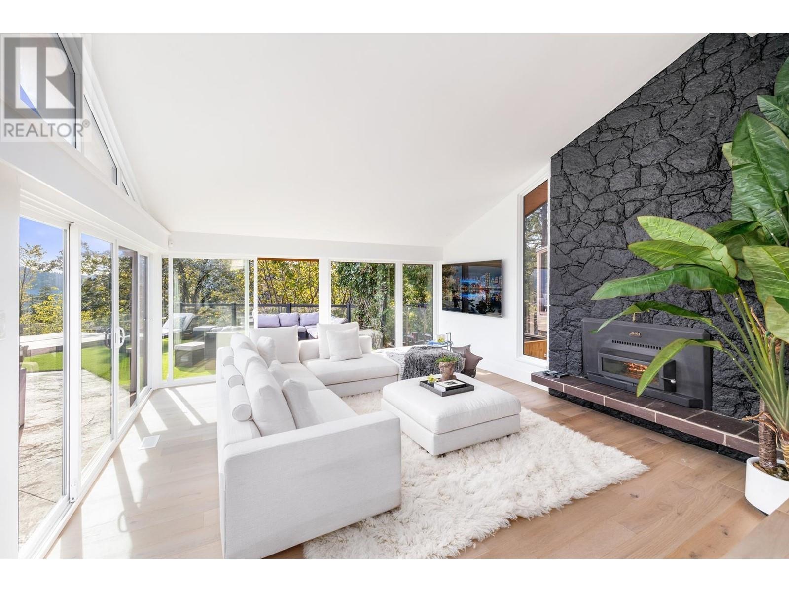 1570 Look Out Point, North Vancouver, British Columbia  V7G 1X9 - Photo 12 - R2807872