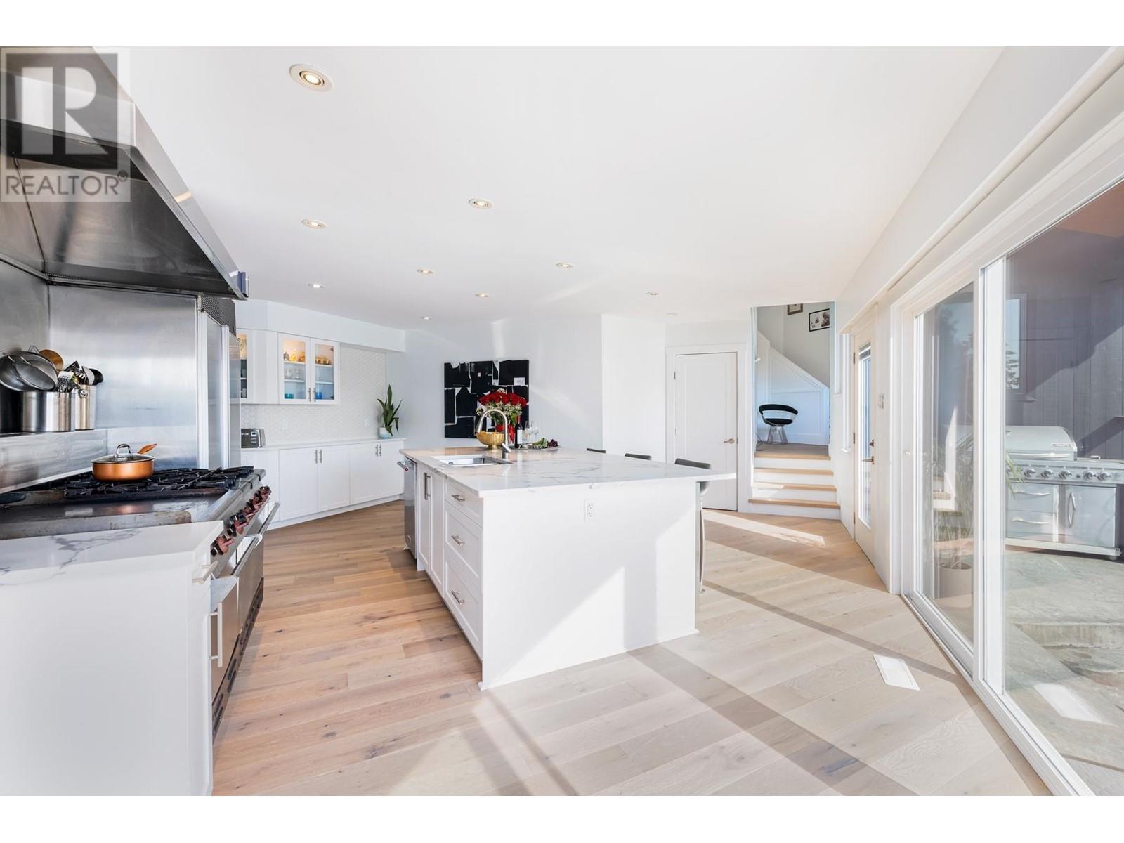 1570 Look Out Point, North Vancouver, British Columbia  V7G 1X9 - Photo 18 - R2807872