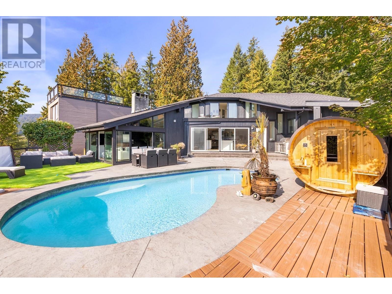 1570 Look Out Point, North Vancouver, British Columbia  V7G 1X9 - Photo 2 - R2807872